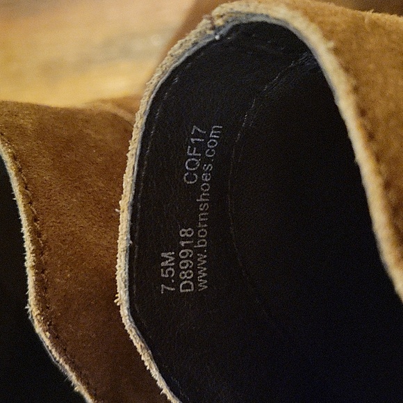 Born "Kerri" Distressed Suede Women's Bootie Brown Leather Shoes Size 7.5 - Picture 4 of 17